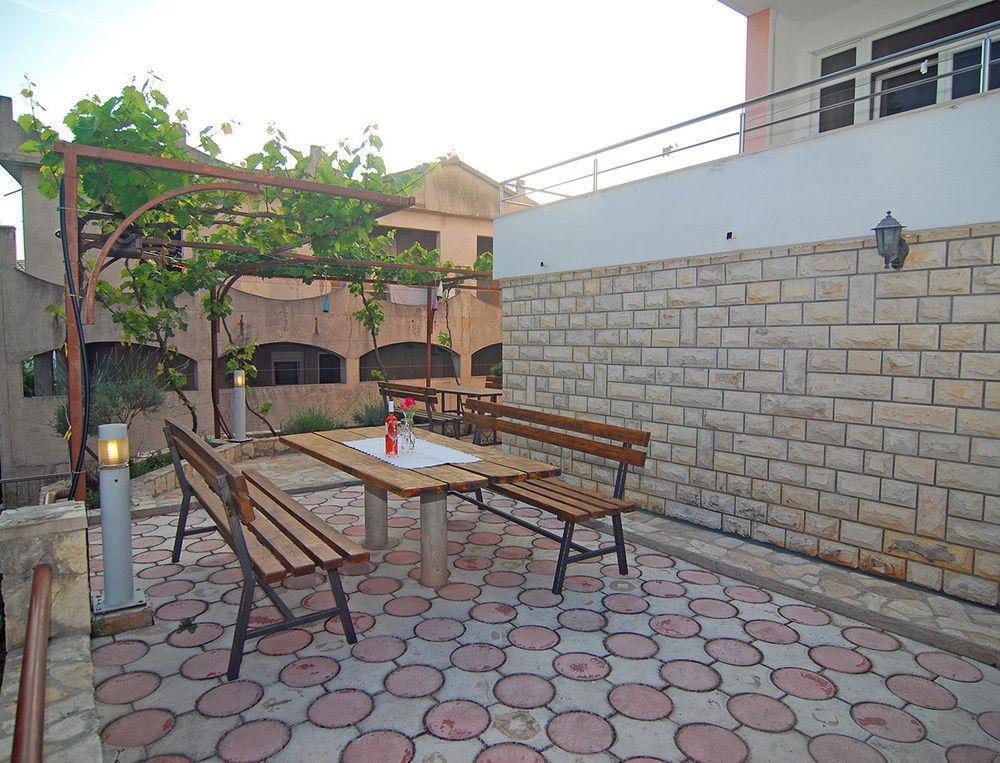 Apartments Kairos Trogir Exterior photo